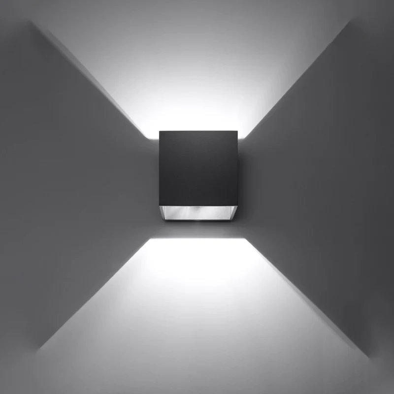 Moderne schwarze kubische Wandleuchte – Arkyon