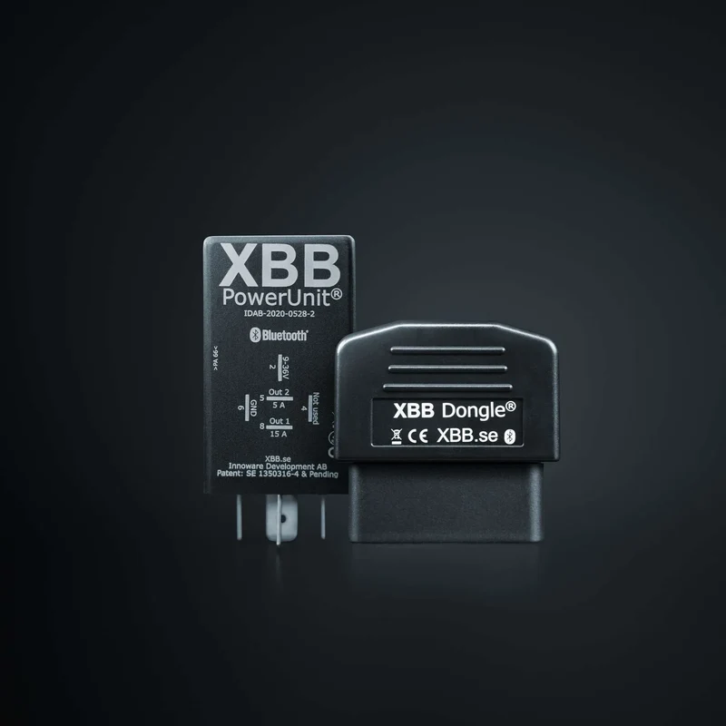 Das Strands XBB OBD2 Kit beinhaltet einen XBB-Dongle und eine XBB-Stromversorgungseinheit.