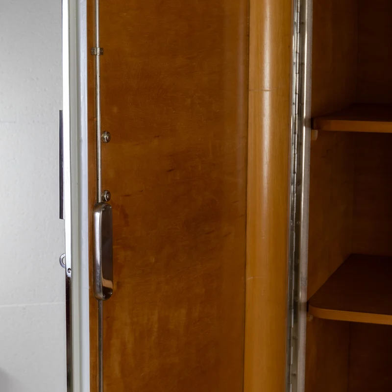 1930er Bauhaus Kleiderschrank