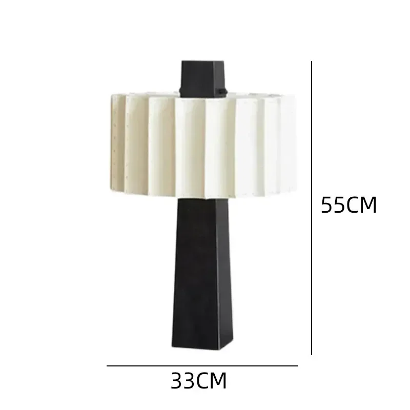 Skandinavische Tischlampe aus Metall – Noctura