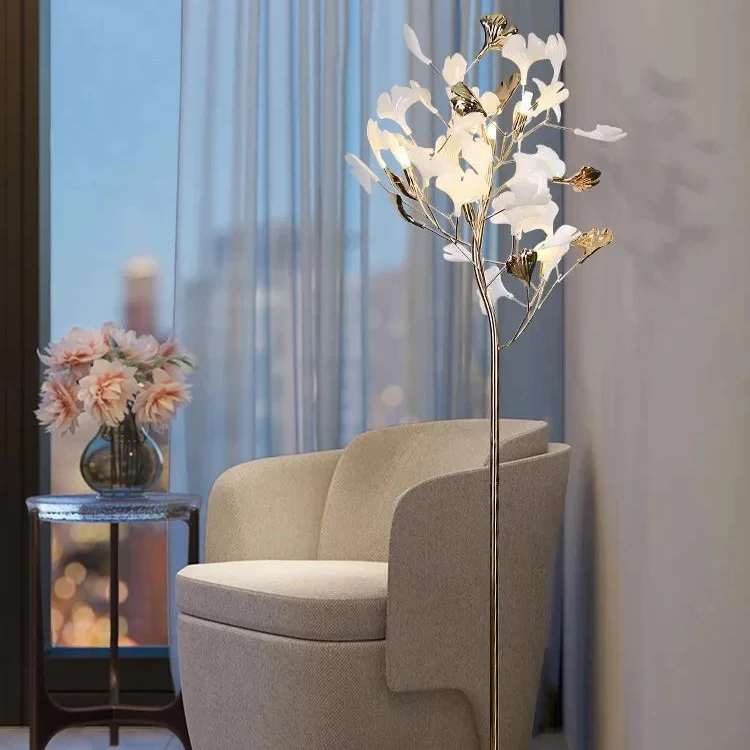 Stehlampe aus Metall im Ginkgo-Stil – Ginkova
