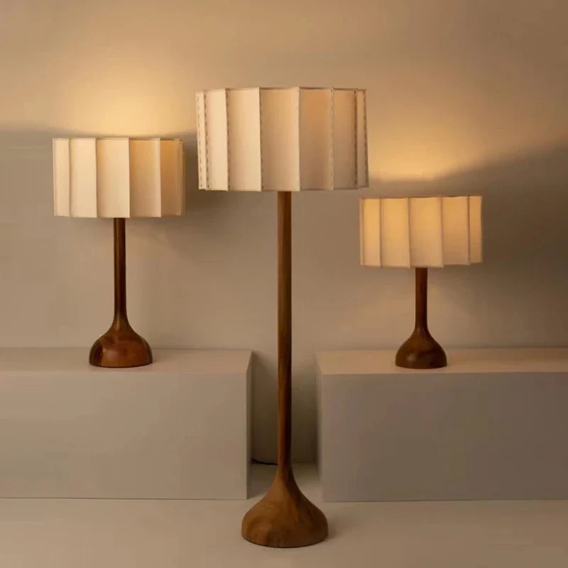 Stehlampe aus Holz im Wabi-Sabi-Stil für Wohnzimmer – Armonique
