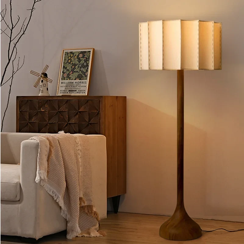 Stehlampe aus Holz im Wabi-Sabi-Stil für Wohnzimmer – Armonique