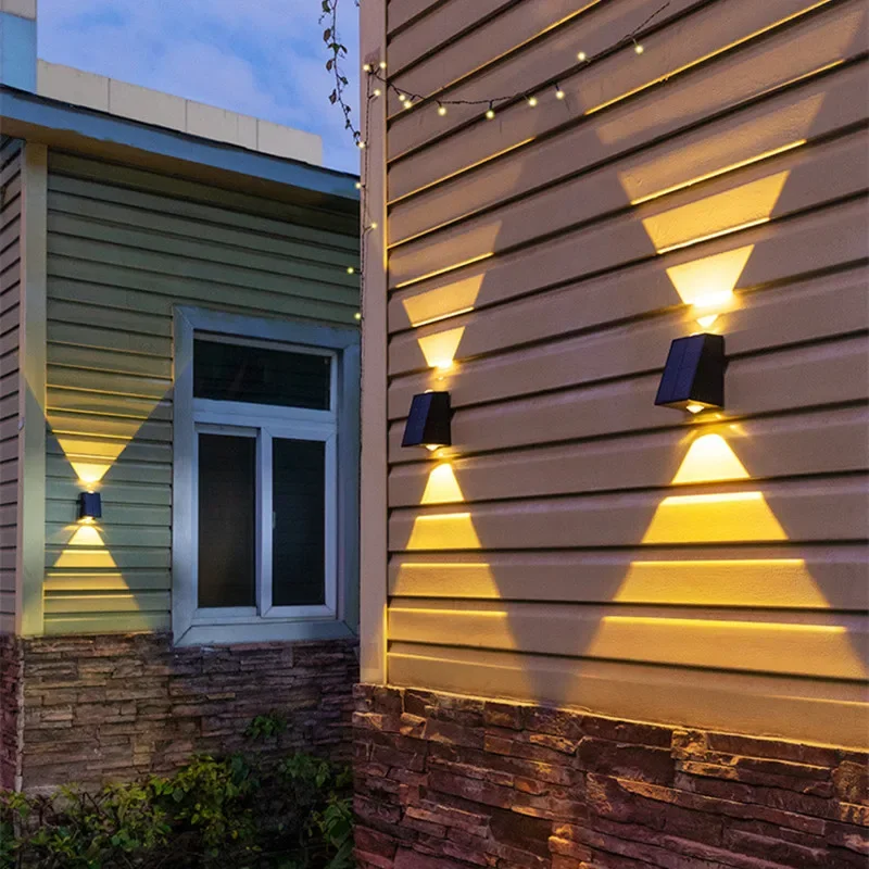 Moderne Solar-Wandleuchte für den Garten – Solarenza