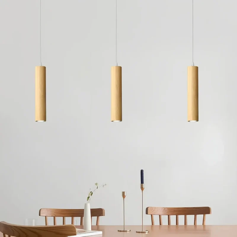 Kleine zylindrische Pendelleuchte aus Holz fürs Esszimmer