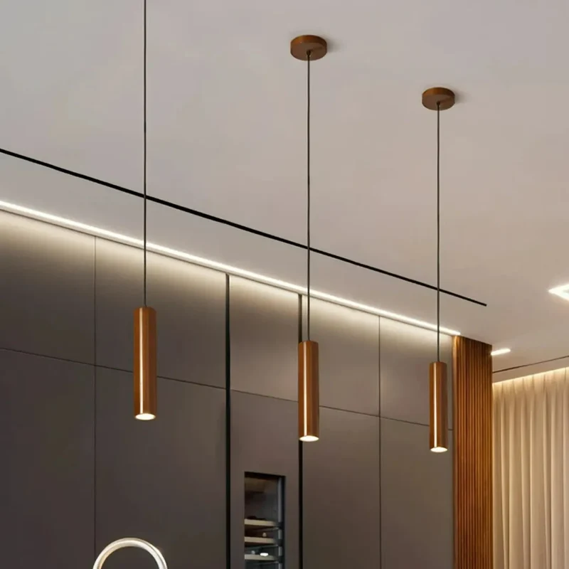 Kleine zylindrische Pendelleuchte aus Holz fürs Esszimmer