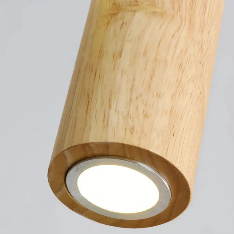 Kleine zylindrische Pendelleuchte aus Holz fürs Esszimmer
