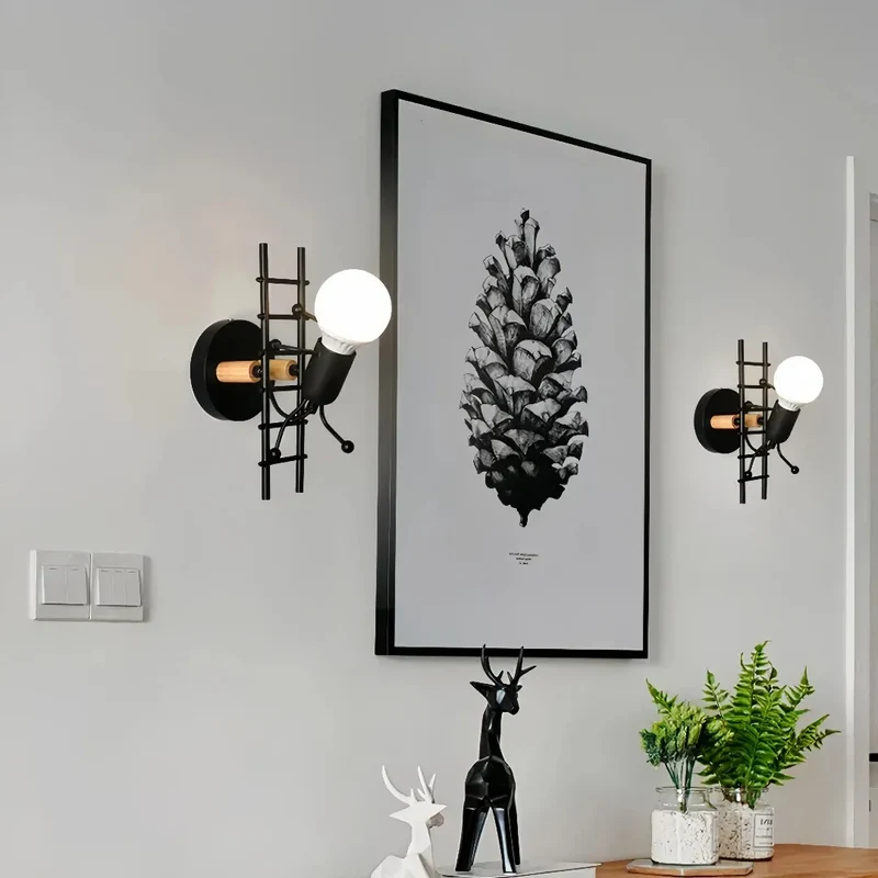 Moderne Kinderzimmer-Wandleuchte mit Männchen auf Metallleiter, Schwarz