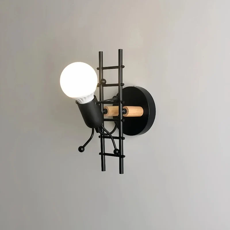 Moderne Kinderzimmer-Wandleuchte mit Männchen auf Metallleiter, Schwarz