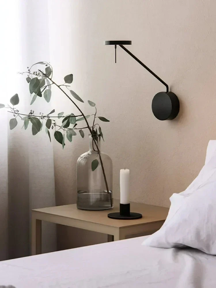 Schwarze Metall-Wandleuchte für Schlafzimmer und Büro – Oréclaire