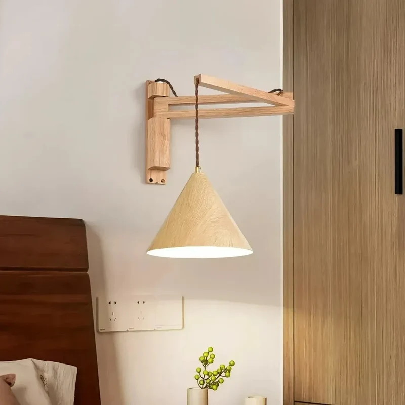 Wandleuchte mit Schwenkarm aus Holz und Keramik im Vintage Stil