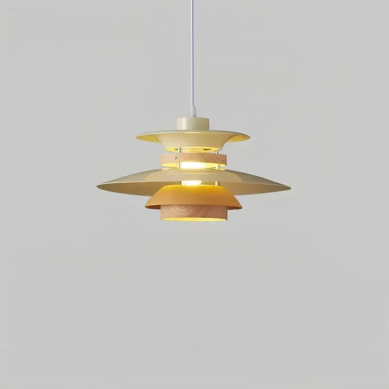 Skandinavische UFO Pendelleuchte aus Metall für das Esszimmer