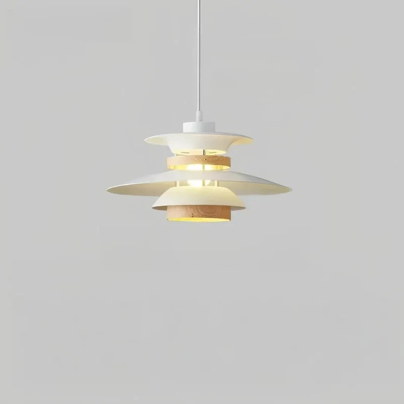 Skandinavische UFO Pendelleuchte aus Metall für das Esszimmer