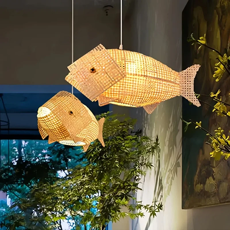 Japandi Rattan-Pendelleuchte im Fisch-Design für das Esszimmer