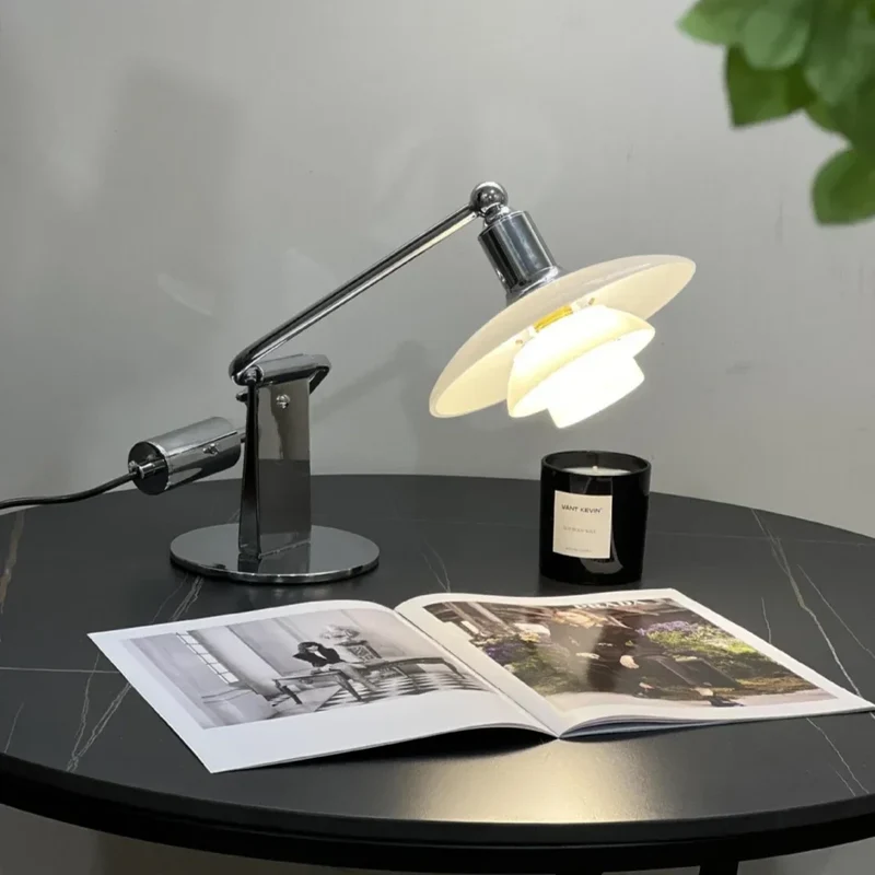 Vintage Tischlampe aus Glas und Stahl – Oréa