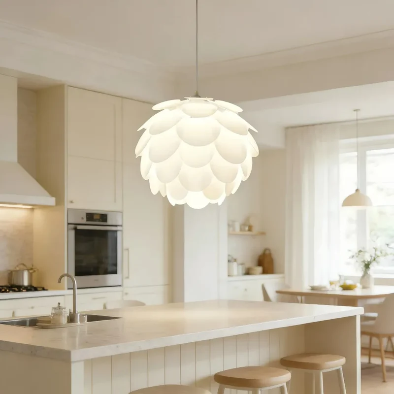 Moderne Hängeleuchte in Weiß im Tannenzapfen-Design für Esszimmer