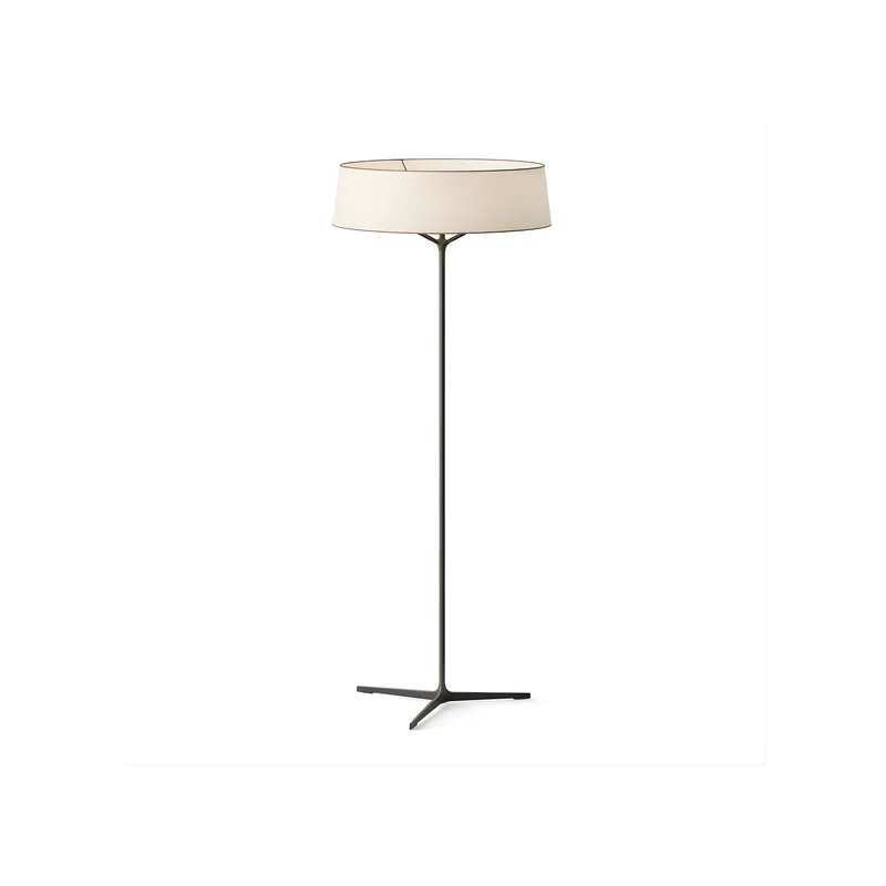 Moderne Stehlampe aus nordischem Stoff für Wohnzimmer – Armoniev