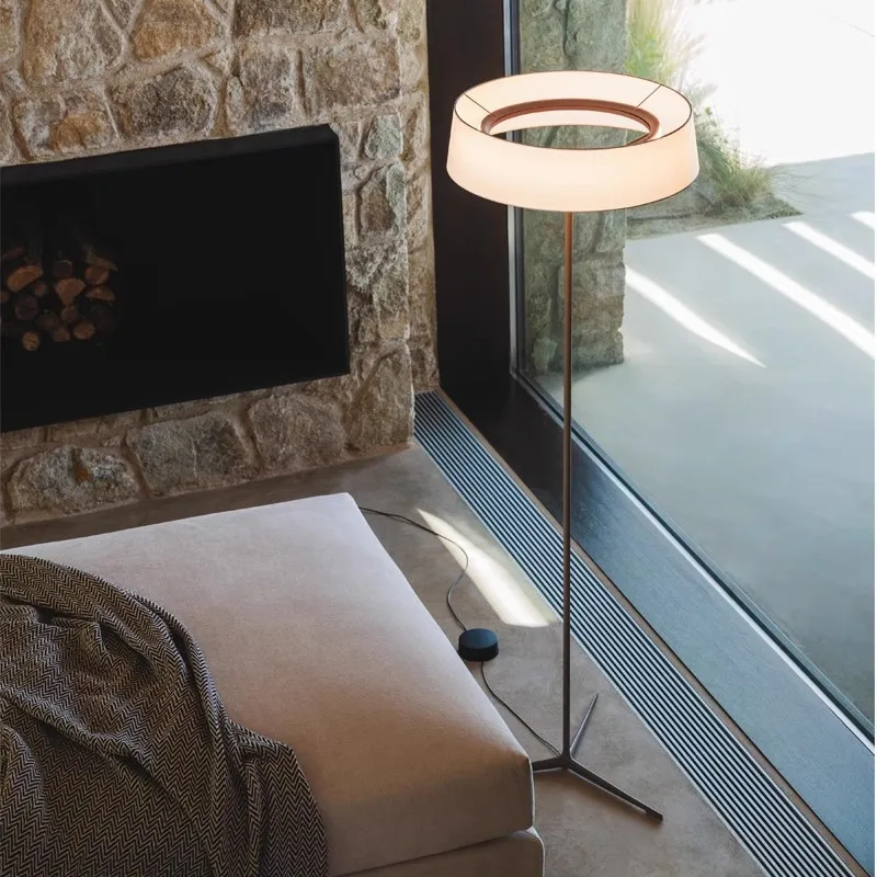 Moderne Stehlampe aus nordischem Stoff für Wohnzimmer – Armoniev