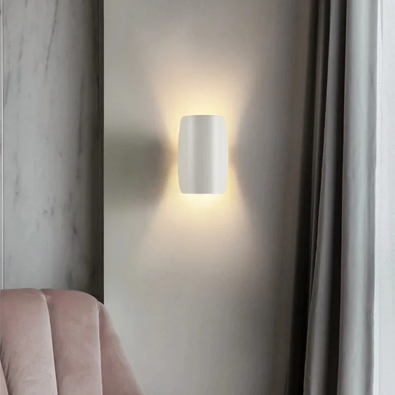 Moderne drehbare Wandleuchte aus Aluminium – Ciral