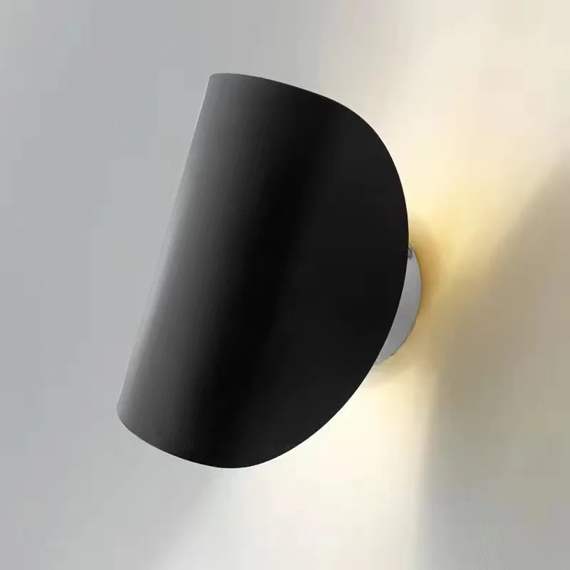 Moderne drehbare Wandleuchte aus Aluminium – Ciral
