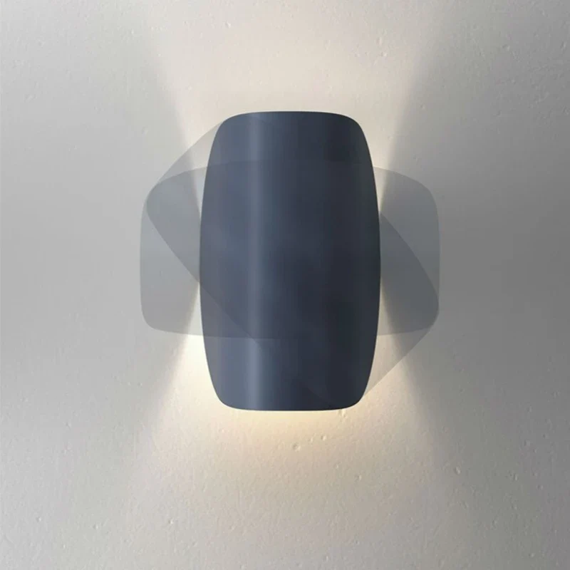Moderne drehbare Wandleuchte aus Aluminium – Ciral
