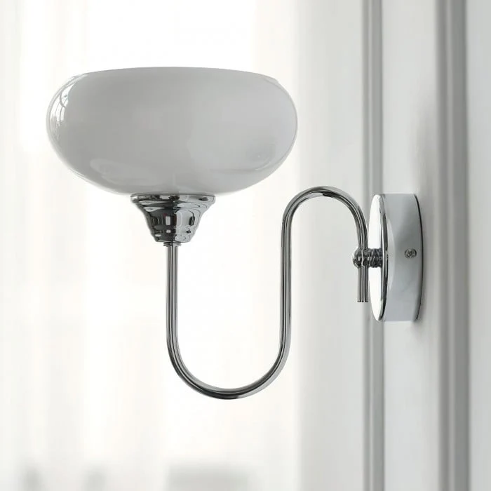 Minimalistische Wandleuchte aus Glas – Eléganza