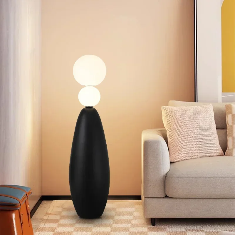 Italienische Designer-Stehlampe aus Eisen für Wohnzimmer – Armone