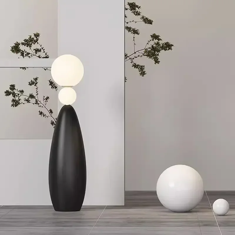 Italienische Designer-Stehlampe aus Eisen für Wohnzimmer – Armone