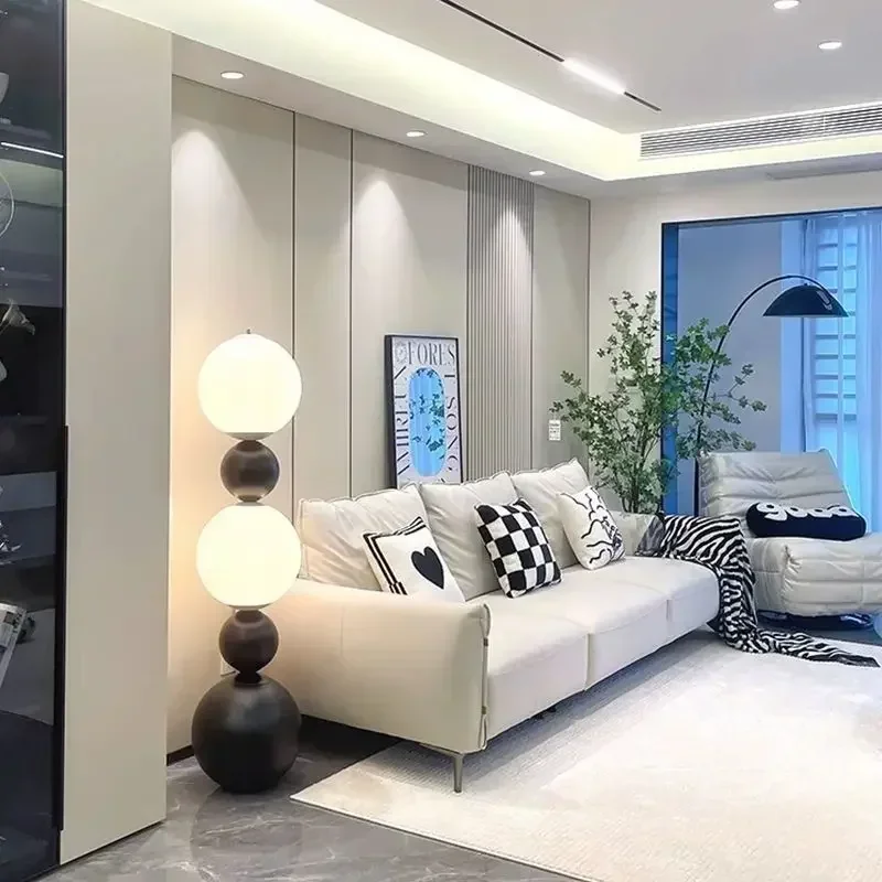 Italienische Designer-Stehlampe aus Eisen für Wohnzimmer – Armone