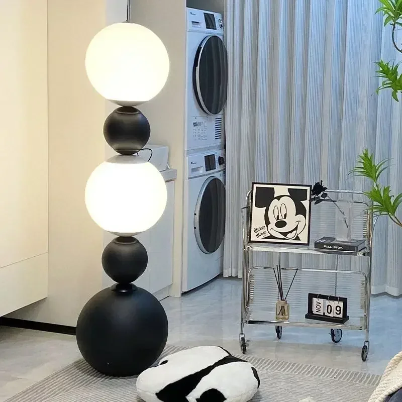 Italienische Designer-Stehlampe aus Eisen für Wohnzimmer – Armone
