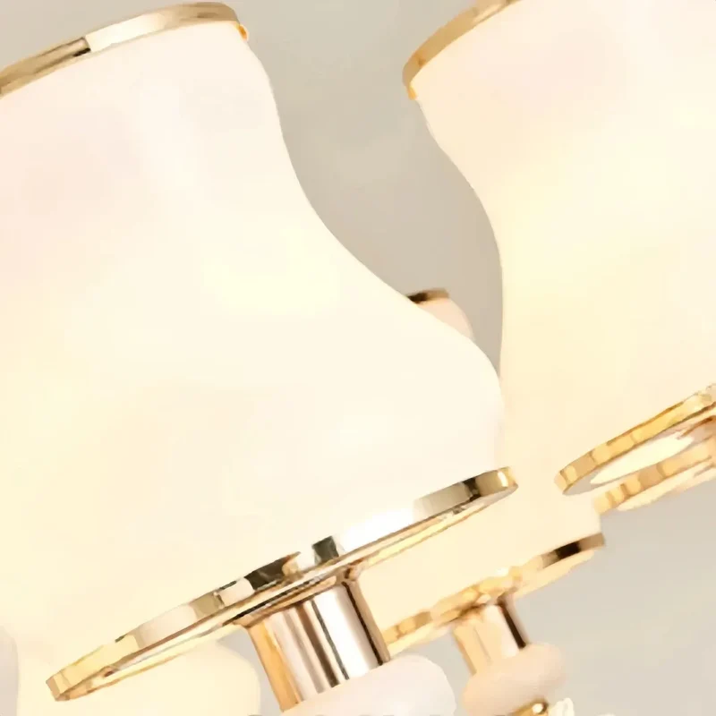 Vintage Kronleuchter in Gold mit Glasschirmen für das Wohnzimmer