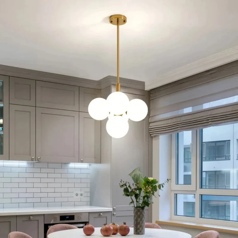 Bubble Pendelleuchte mit Opalglas-Kugel für Esszimmer