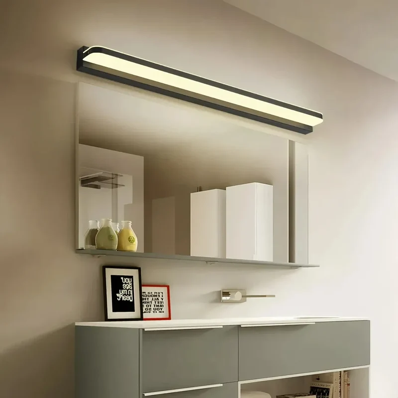 Moderne lineare Wandleuchte fürs Bad IP44