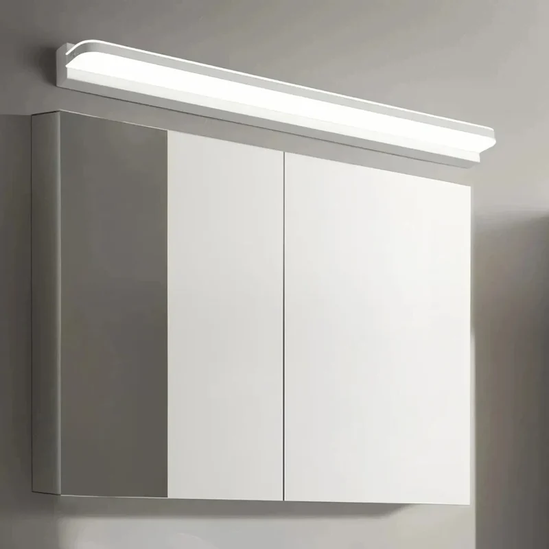 Moderne lineare Wandleuchte fürs Bad IP44
