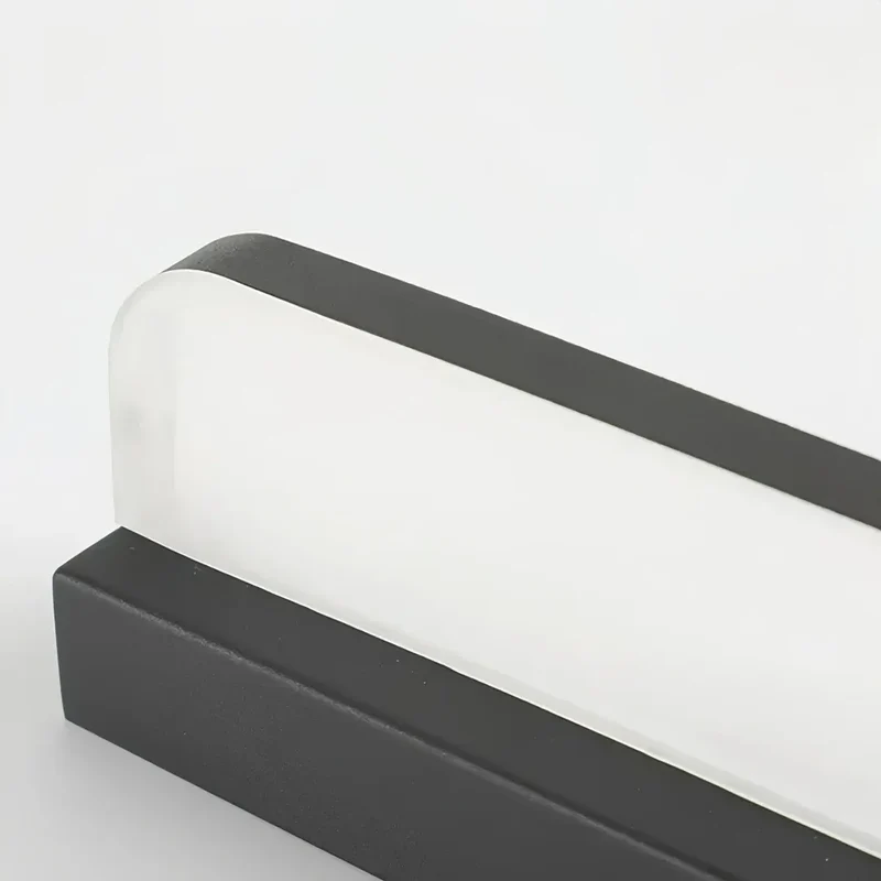 Moderne lineare Wandleuchte fürs Bad IP44