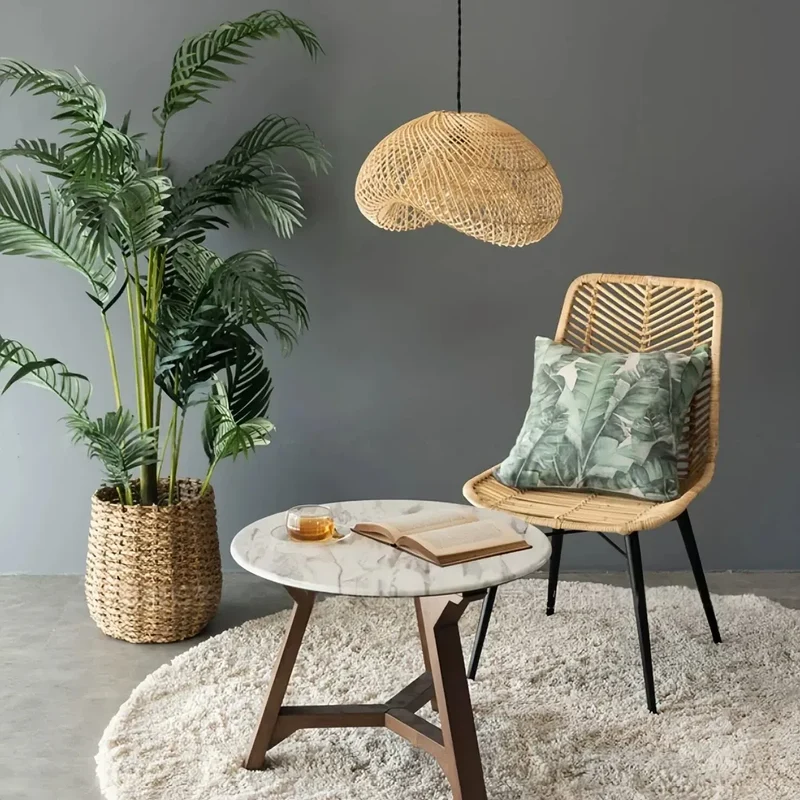 Pendelleuchte aus Rattan im Japandi Stil für Esszimmer