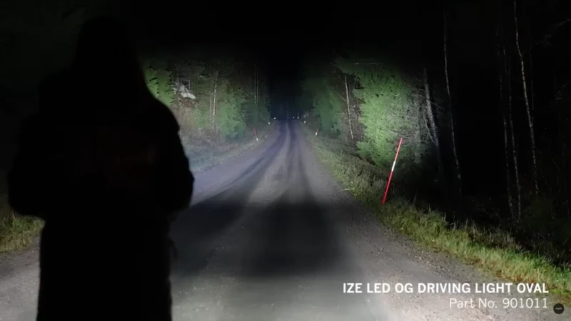 Strands IZE LED OG Ovaler Fahrscheinwerfer / 9"