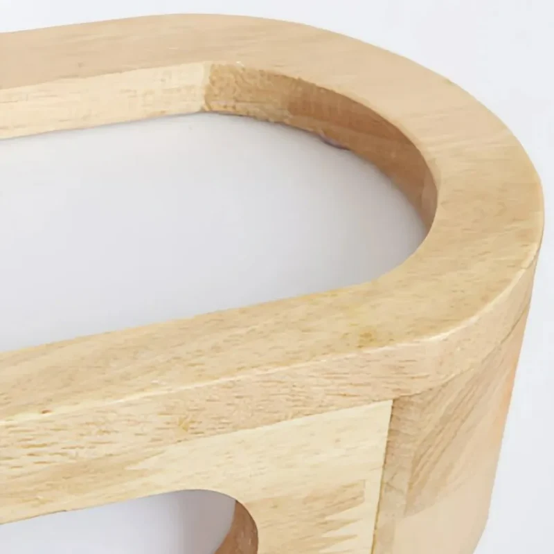Ovale Wandleuchte aus Eichenholz im skandinavischen Design fürs Schlafzimmer