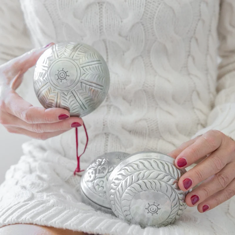 Im Christbaumschmuck Geldgeschenke verpacken