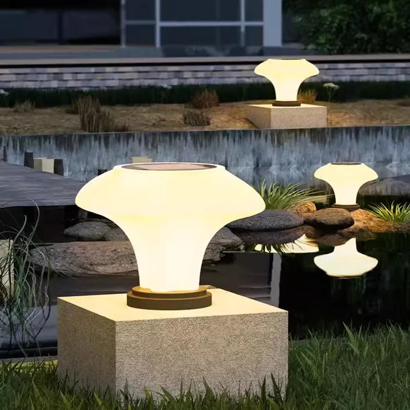 Moderne Solar-Außenlampe aus Edelstahl – Soleris