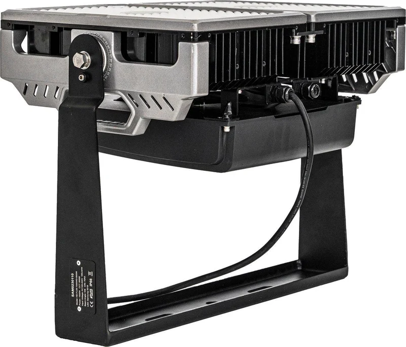 Außen-LED-Strahler 1000 Watt 155.000lm IP66 kaltweiß IK10 - LED's Light Pro