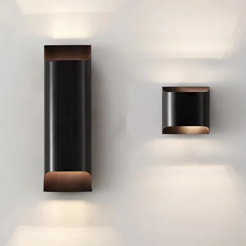Wandleuchte aus goldenem Messing für Wohnzimmer – Aurélica