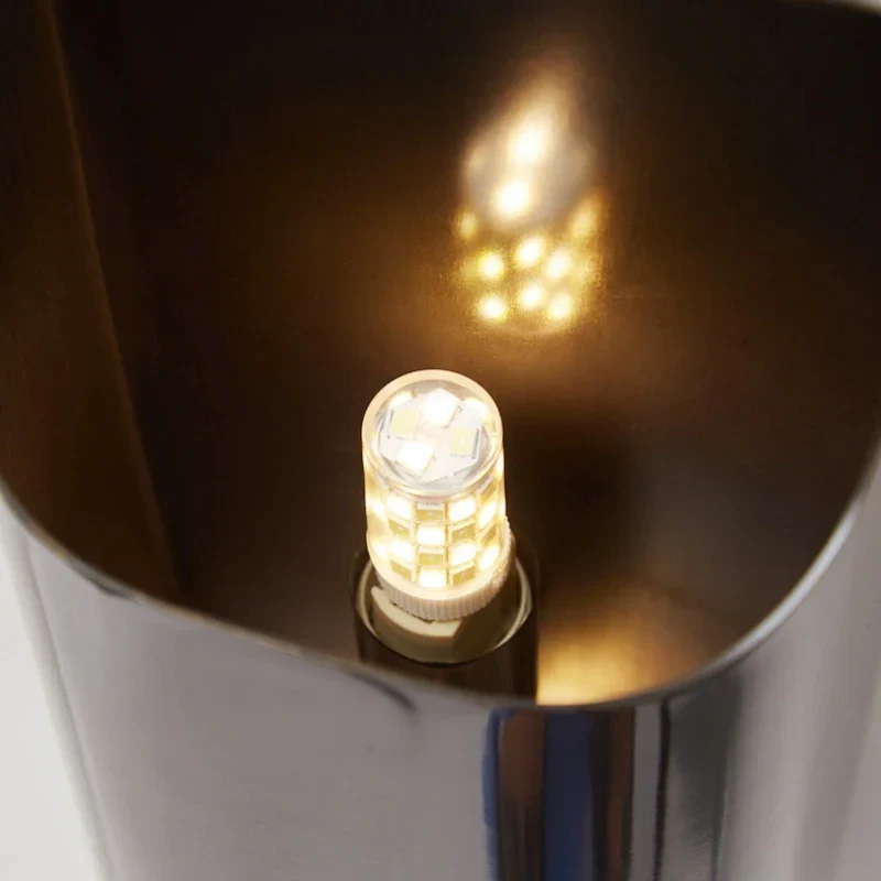 Wandleuchte aus goldenem Messing für Wohnzimmer – Aurélica