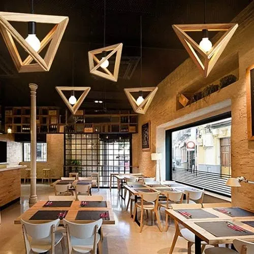 Pyramidenförmige Holz-Hängelampe für Wohnzimmer – Trigonéa