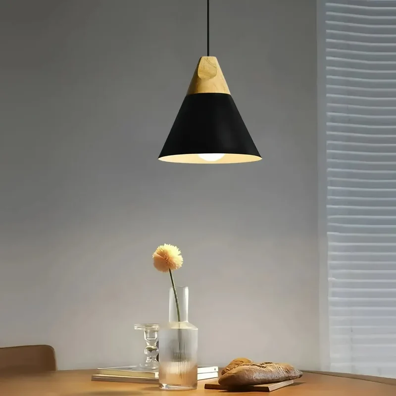 Nordic Pendelleuchte aus Metall und Holz für Esszimmer