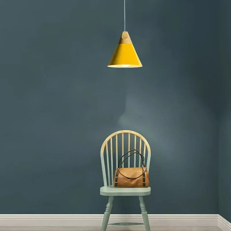 Nordic Pendelleuchte aus Metall und Holz für Esszimmer