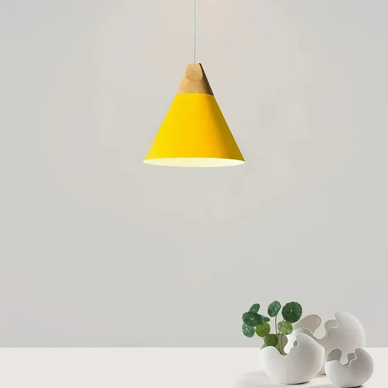 Nordic Pendelleuchte aus Metall und Holz für Esszimmer