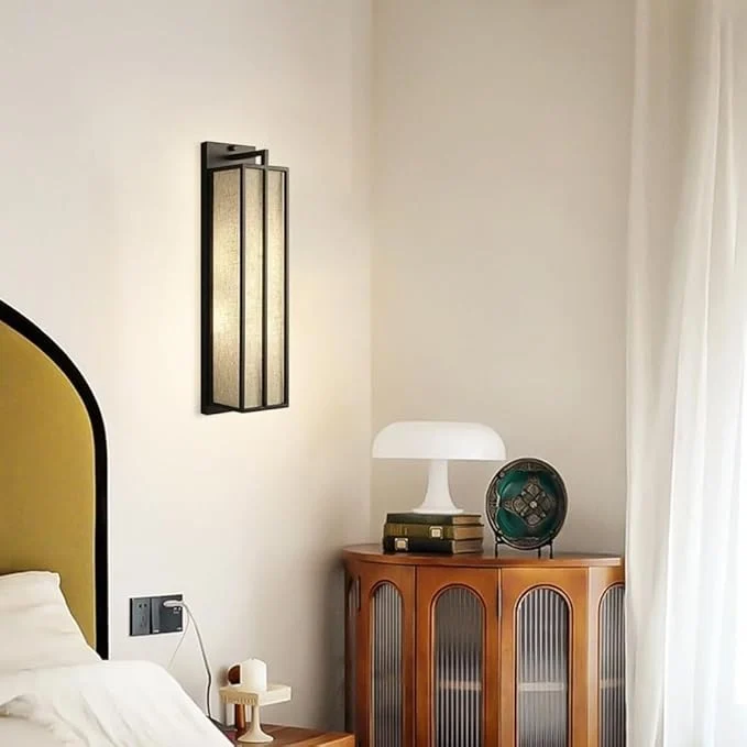 Wandleuchte aus Eisen und Leinen im chinesischen Stil für Schlafzimmer – Lumisan