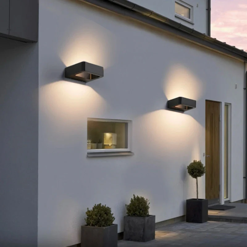 Moderne Wandleuchte für Außenbereich – Miralux