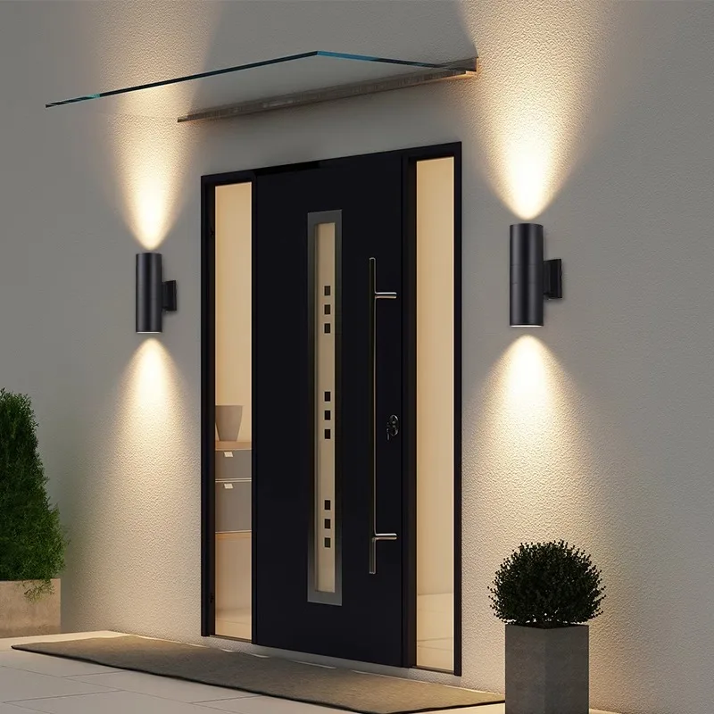Moderne Außenwandleuchte aus Aluminium – Alumode